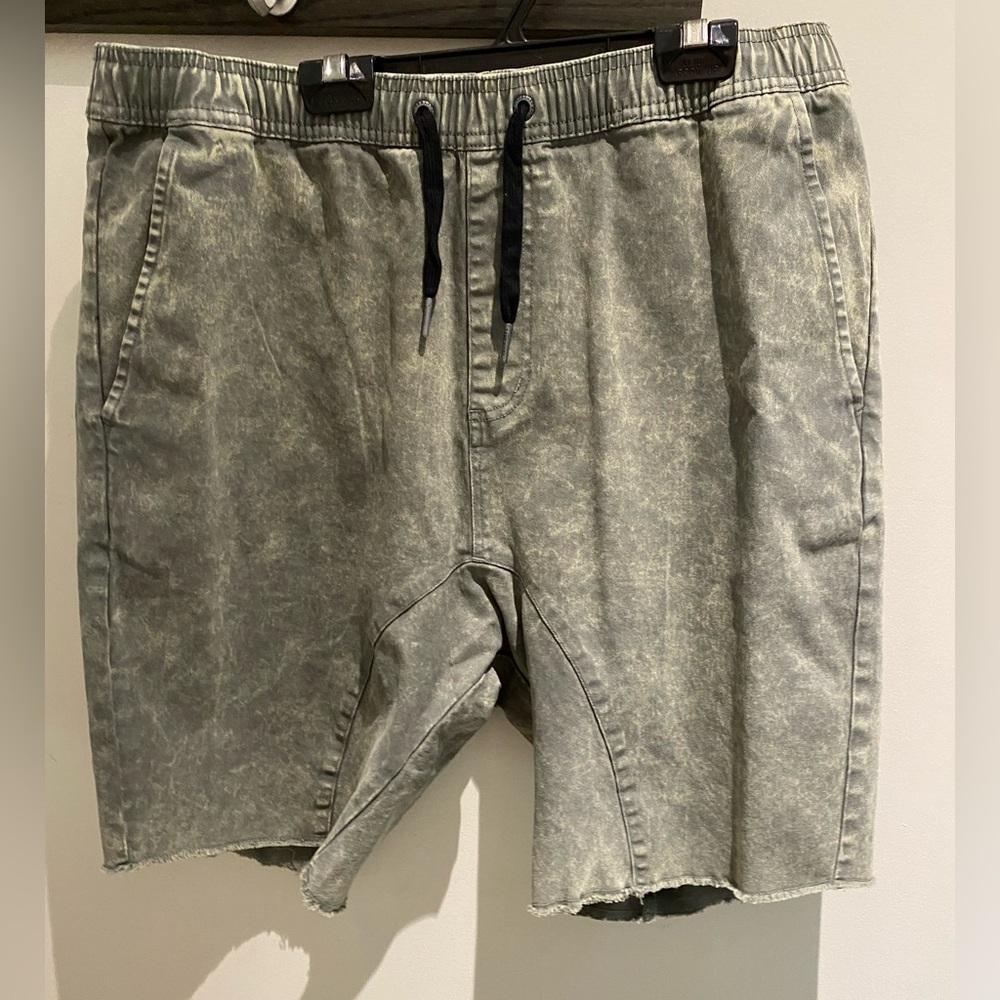 NWT Mens Zanerobe Sureshot Short Color Khaki Acid Size 30